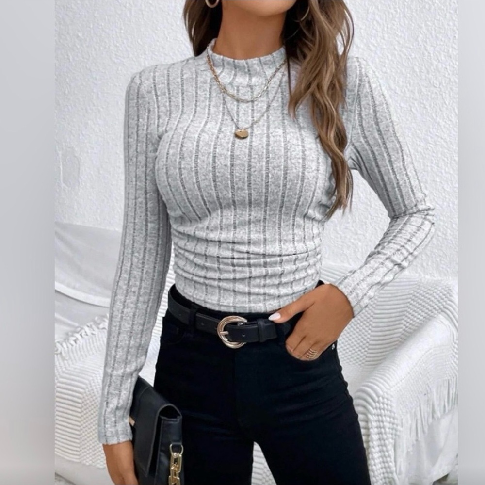 NWOT Commense Gray Long Sleeve Ribbed Top